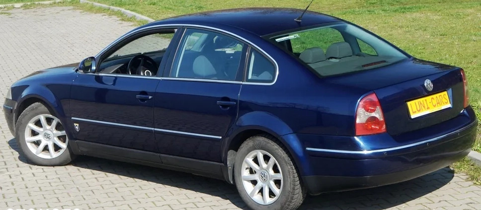 Volkswagen Passat cena 9000 przebieg: 240000, rok produkcji 2006 z Józefów małe 704